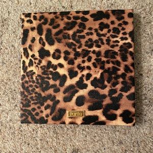 Tarte magnetic pallet holder